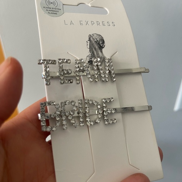 NEW - ‘TEAM BRIDE’ HAIR PINS Silver Rhinestone Hair Clips - Picture 9 of 9